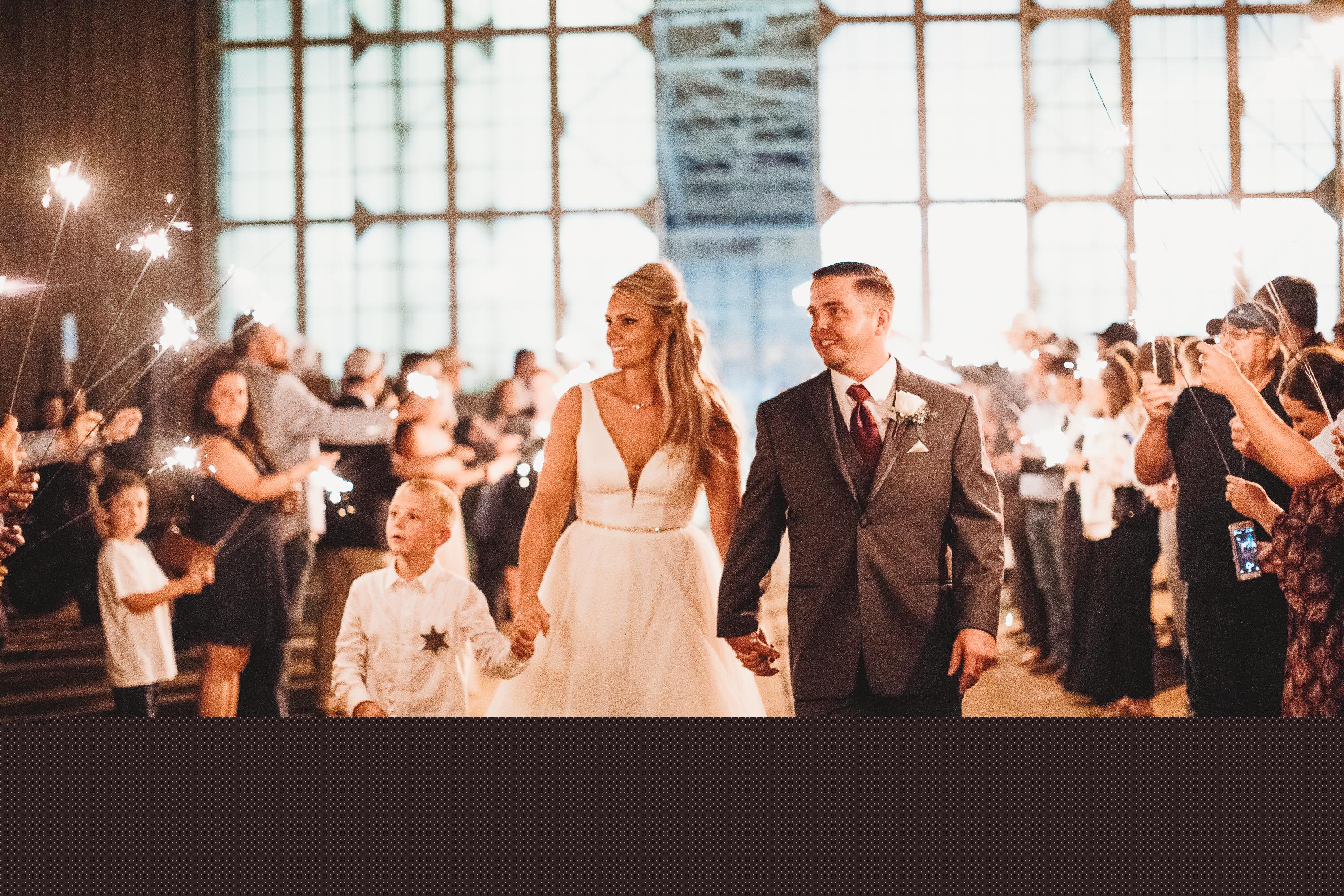 How to Plan a Wedding Sparkler Exit ?